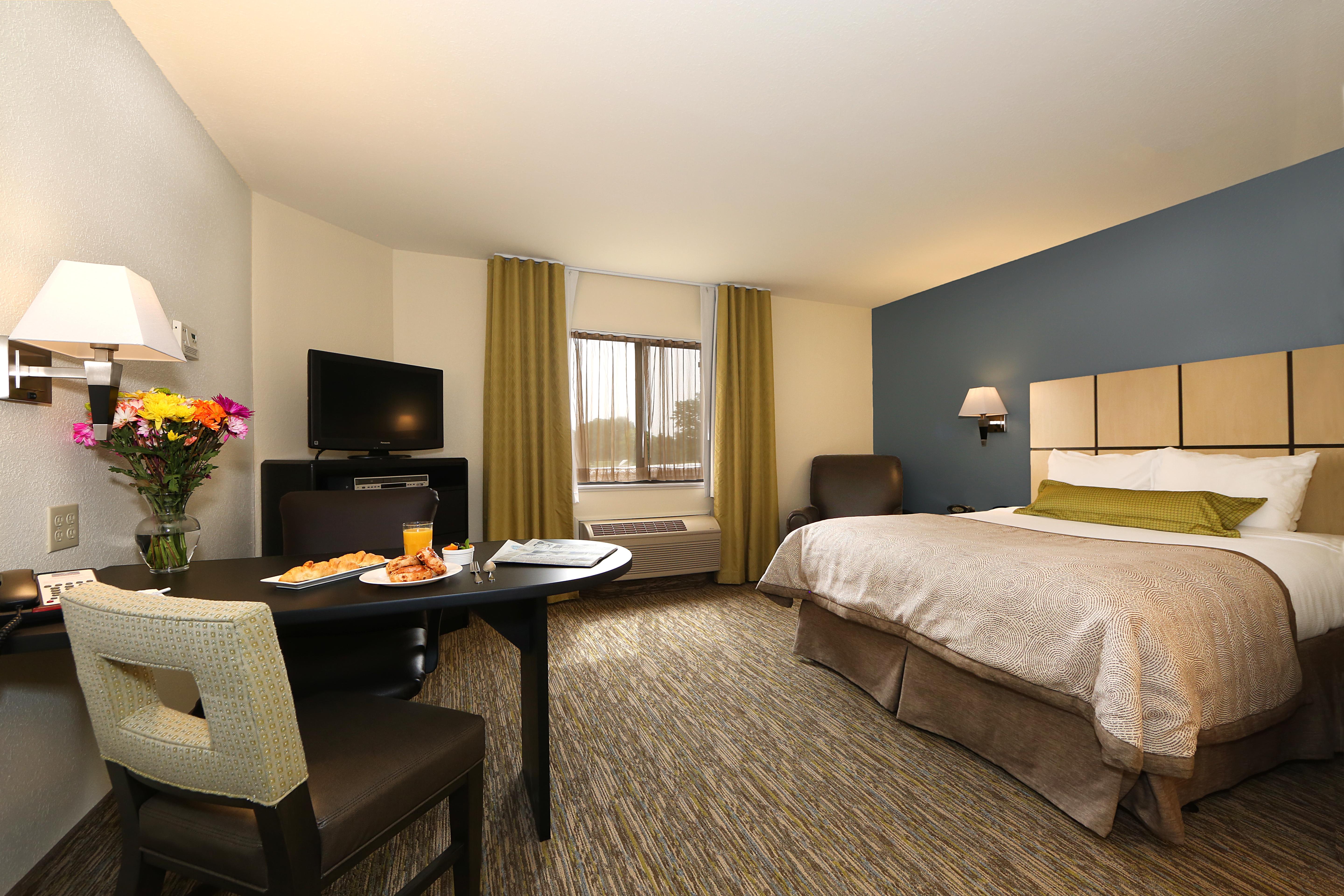 Hotel Candlewood East By Ihg Lansing