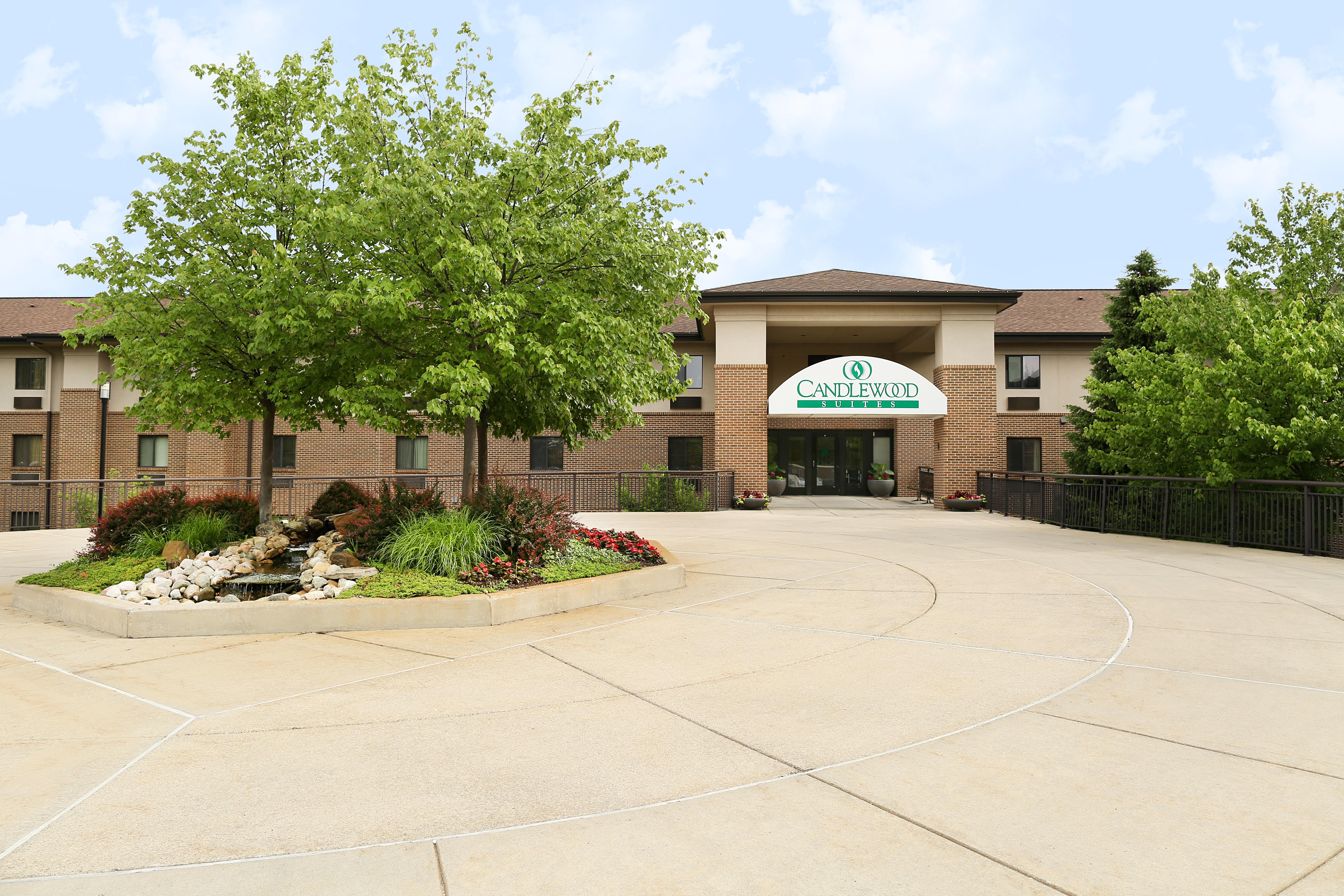 Candlewood East By Ihg Lansing