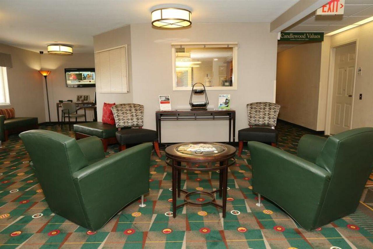 Hotel Candlewood East By Ihg Lansing